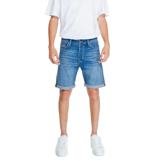 Jack & Jones men’s blue denim shorts with rolled cuffs and classic five-pocket design for casual wear