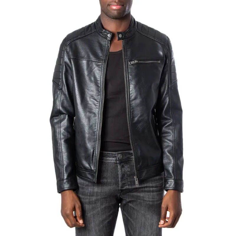 Blouson de moto noir en similicuir avec empiècements matelassés aux épaules et fermetures éclair argentées pour homme, par Jack & Jones