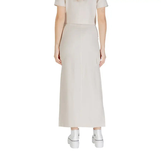 Jacqueline De Yong Jupe midi beige taille haute en viscose grise avec poches