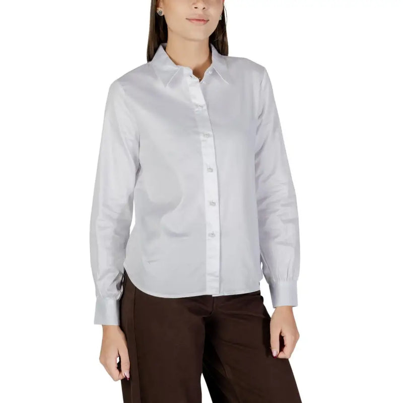 Jacqueline De Yong white cotton round neck long-sleeved shirt for women