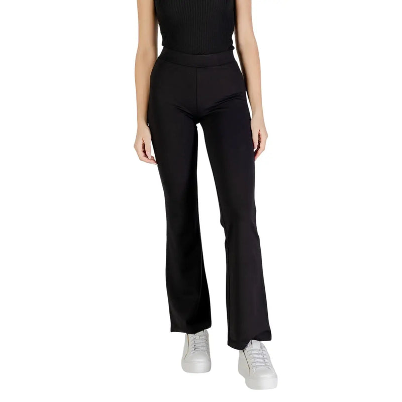 Pantalon noir en viscose pour femme Jacqueline de Yong, taille haute et coupe évasée, en tissu extensible et lisse.