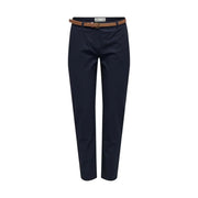 Pantalon chino bleu marine en coton à jambes droites avec une ceinture tissée beige de la collection femme de Jacqueline de Yong