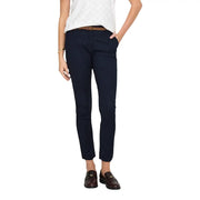 Pantalon chino bleu marine slim avec ceinture pour femme, en coton, par Jacqueline de Yong (vue de face)