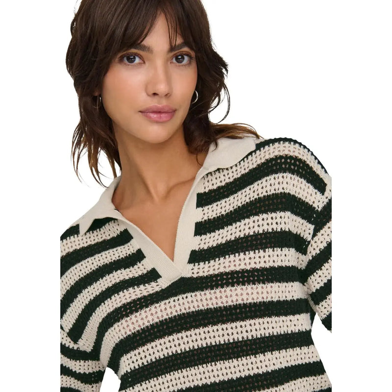 Jacqueline De Yong Pull polo rayé pour femme, noir en maille, à rayures vert foncé et blanc cassé, col crème.
