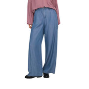 Pantalon Jacqueline de Yong pour femme, jambes larges, en lyocell bleu avec pli bleu clair sur le devant et texture denim classique