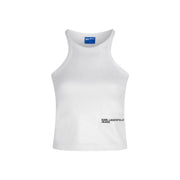 débardeur en maille côtelée blanche top avec du noir karl lagerfeld étiquette bleue sur le col et logo sur le jean