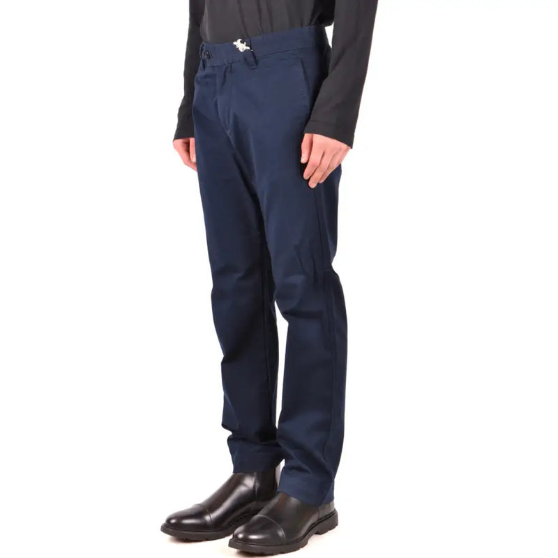 Pantalon chino La Martina pour homme, bleu marine foncé, à la texture subtile et à boucle de ceinture argentée, idéal pour les tenues habillées.