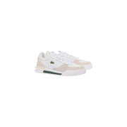 Baskets Lacoste homme en cuir blanc, modèle Slam Break, avec perforations, détails beiges et semelle verte.