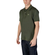 Polo Lacoste vert olive pour homme, manches courtes, 100 % coton, logo crocodile brodé sur la poitrine gauche.
