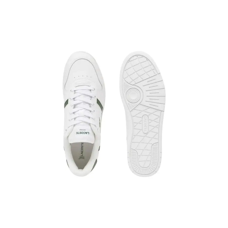 Baskets Lacoste blanches pour homme en polyuréthane avec détails noirs, arborant un design athlétique classique pour le printemps et l'été.