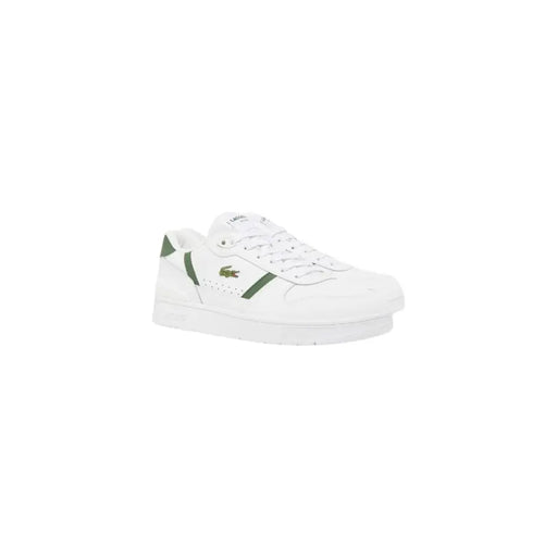 Baskets blanches Lacoste pour homme en polyuréthane avec détails verts et logo crocodile classique, idéales pour le printemps et l'été.