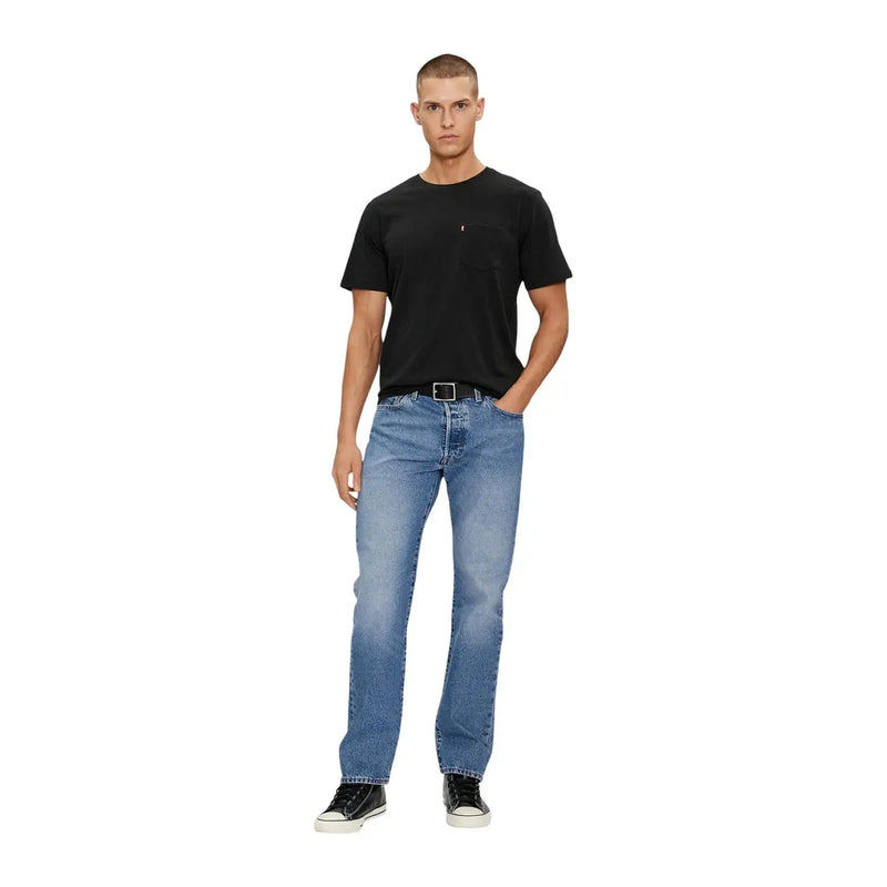 Jean Levi's pour homme en denim bleu, coupe droite classique et délavage délavé, vue de face