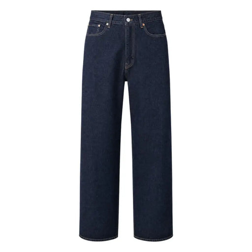 Jean Levi's pour homme, en denim de coton indigo foncé, coupe droite et cinq poches classiques (vue de face)