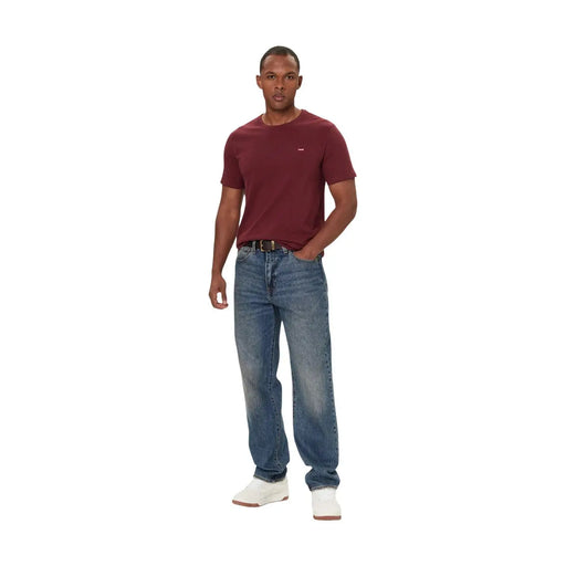 T-shirt Levi's pour homme, coupe classique, en coton bordeaux, manches courtes, avec un petit logo blanc sur la poitrine gauche.