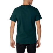 T-shirt Levi's pour homme en coton vert, manches courtes vert foncé et col rond.