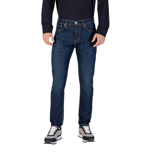 Jean Levi's slim fit pour homme, bleu indigo foncé, coupe classique cinq poches et détails argentés (vue de face)