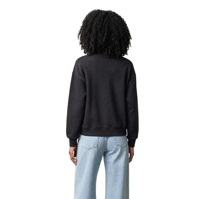 Levis women black oversized cotton crewneck sweatshirt with a round neck for casual comfortable wear