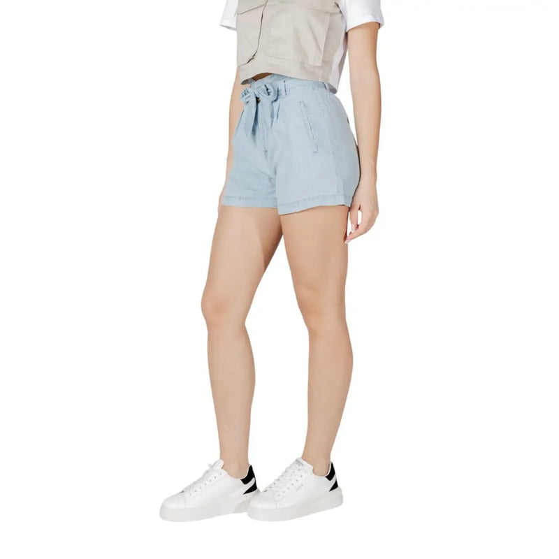 Light blue lyocell shorts with drawstring waistband and side pockets for casual comfort and style