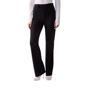 Pantalon noir tailleur à coupe droite et plis discrets, porté avec un jean stretch bleu en coton Liu Jo pour femme