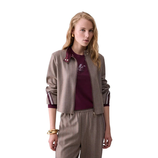 Blazer marron pour femme Liu Jo, en mélange de polyester, composé d'une veste bomber texturée taupe avec des finitions bordeaux et des rayures blanches sur les manches.