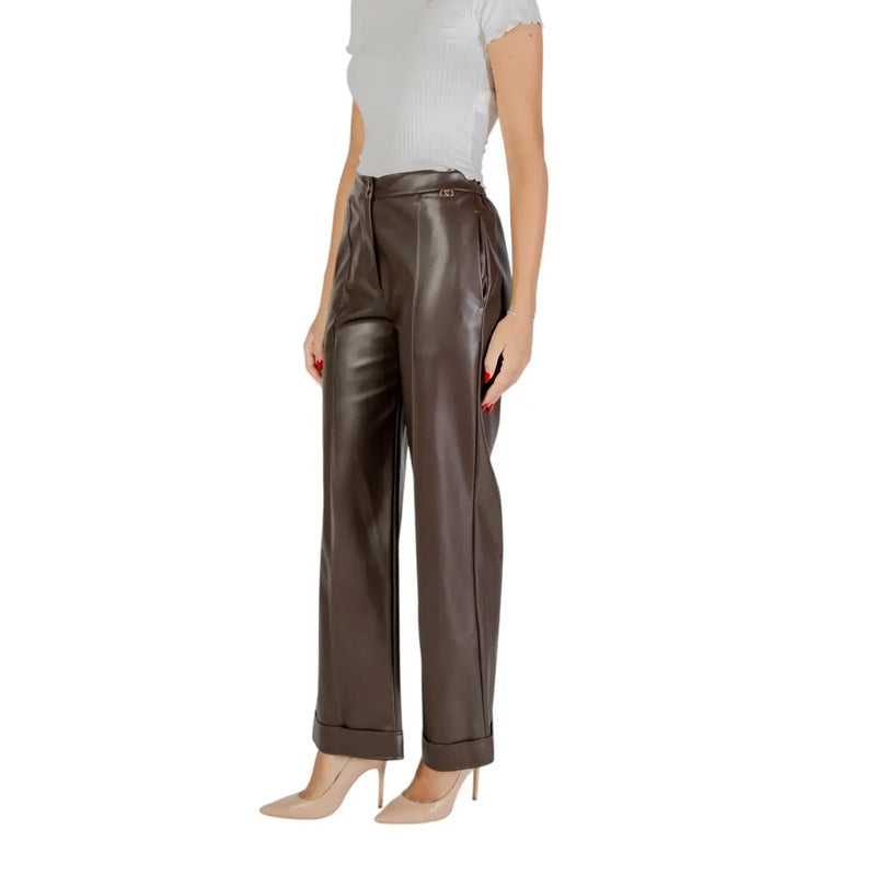 Pantalon Liu Jo pour femme, en polyester marron à effet cuir, taille haute, jambes droites et ourlets roulés.