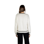 Pull en maille pour femme Liu Jo, couleur crème, en viscose et soie, avec finitions côtelées noires au col, aux poignets et à l'ourlet.
