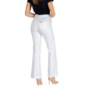 Liu Jo Pantalon en coton blanc pour femme, composé d'un jean blanc évasé à la coupe droite élégante et aux détails de couture discrets.