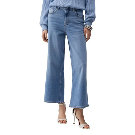 Liu jo women’s blue cotton elastane light-wash denim wide-leg jeans with classic five-pocket design and straight-cut hem