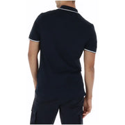 Polo bleu marine à manches courtes en coton de la marque Lyle and Scott, avec liseré blanc au col et aux poignets.