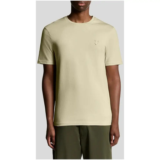 Lyle & Scott hommes t-shirt en vert pâle, à manches courtes et avec un petit logo brodé sur la poitrine gauche
