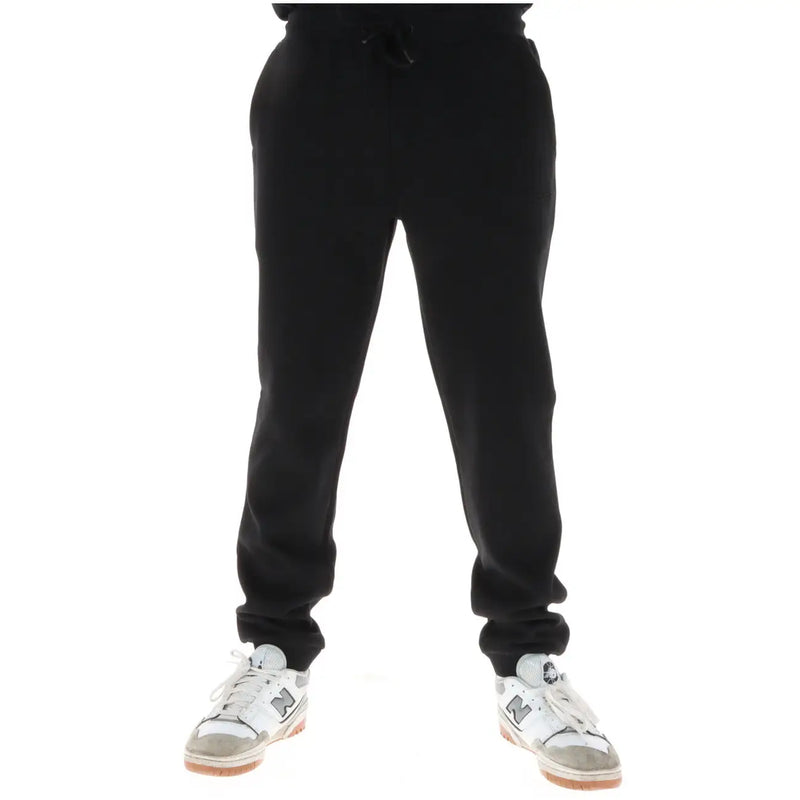 Black sweatpants by lyle and scott with a drawstring waistband and ribbed cuffs in a relaxed fit