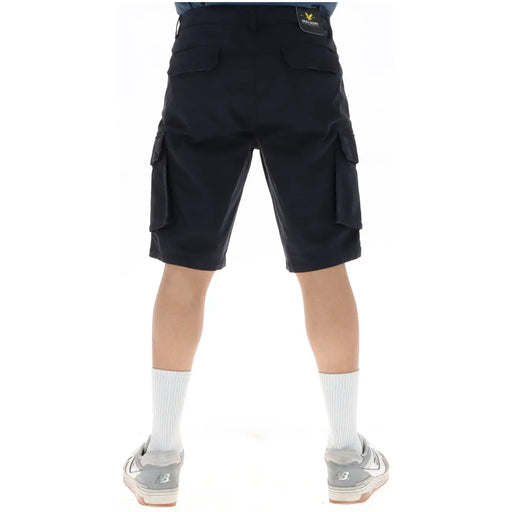 Lyle & Scott Short cargo noir pour homme, avec de multiples poches et un écusson de marque au dos.