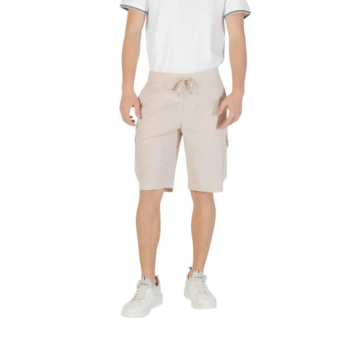 Man wearing beige cargo shorts displayed on Men’s Black Cargo Shorts product page