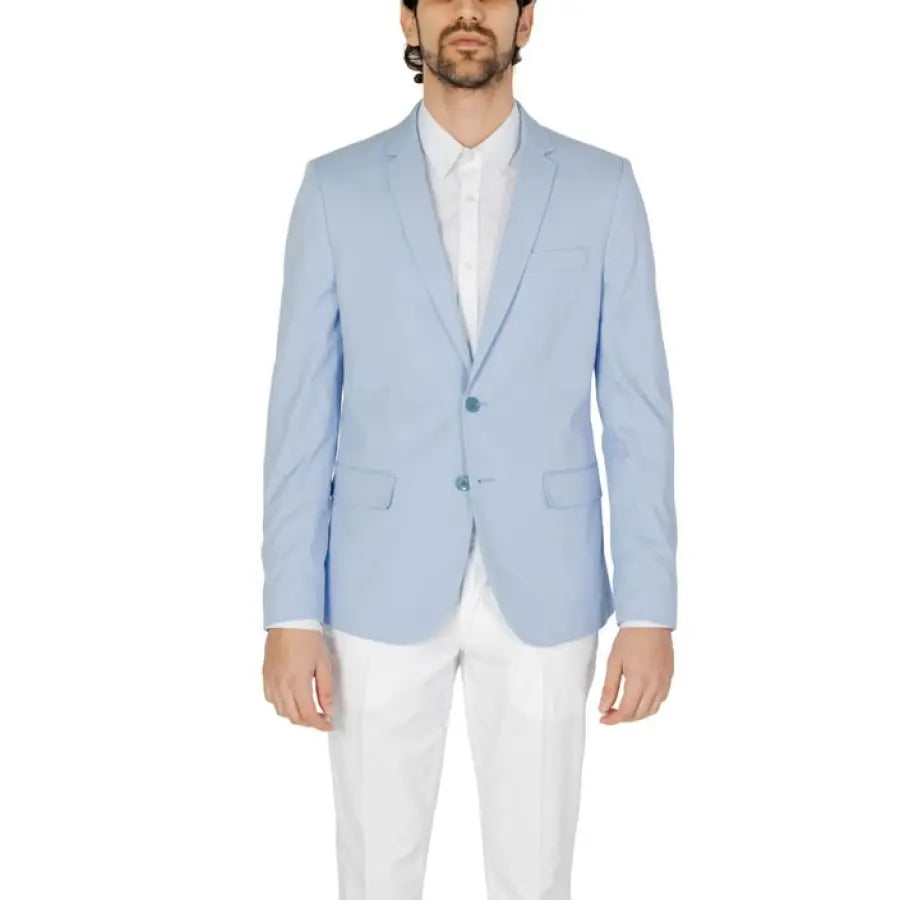 Antony Morato blazer - Man in blue suit and white pants
