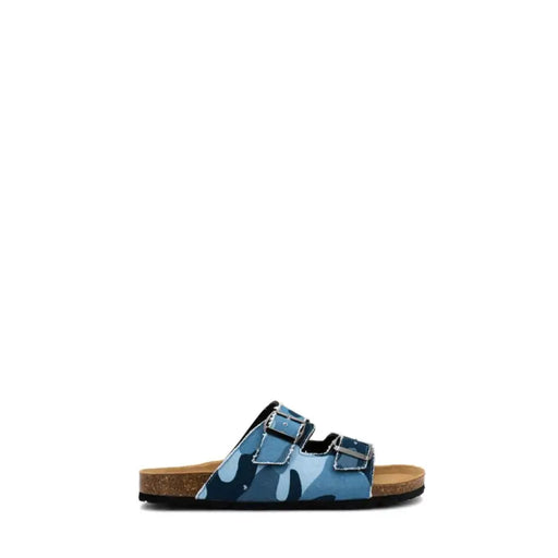 Sandales à enfiler pour homme Mc2 Saint Barth en coton camouflage bleu, avec deux brides réglables et semelle intérieure en liège.
