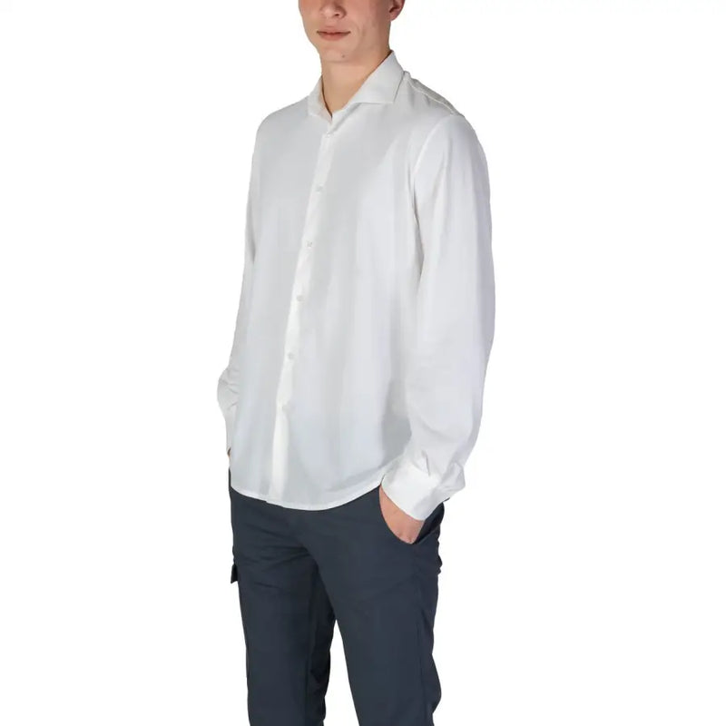Men’s long-sleeved white plain button-down shirt displayed for fall winter season