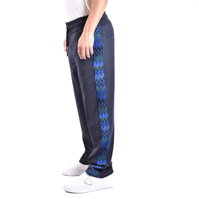 Pantalon de jogging Missoni pour homme en viscose bleue, coupe classique, gris foncé, avec un motif en zigzag bleu et vert vif sur les coutures latérales.