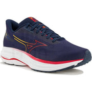 Baskets montantes Mizuno pour homme, bleu marine, en tissu, avec lacets, accents jaunes et rouges, semelle intermédiaire blanche et semelle extérieure texturée.