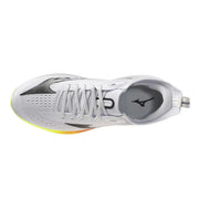 Baskets sportives grises pour homme Mizuno blanches, lacets en tissu mélangé et semelle dégradée jaune-orange vif
