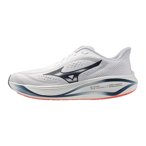 Chaussure de running Mizuno neo cosmos 2 blanche avec empeigne en mesh élégant, Swoosh noir et gris et semelle intermédiaire ornée de touches orange.