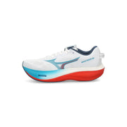Baskets Mizuno pour homme, blanches, Wave Rider 30, chaussure de running avec semelle intermédiaire rouge turquoise et empeigne en mesh respirant.