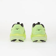 Chaussures de running pour homme Mizuno Wave Sky 30, vert fluo vif, en tissu avec détails noirs et semelle translucide, idéales pour l'athlétisme.