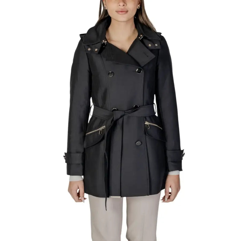Women wearing Morgan De Toi black cotton blend long blazer with double-breasted design