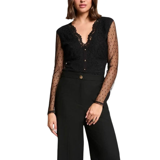 Morgan De Toi Chemisier noir à col en V et dentelle pour femme top manches transparentes à pois et boutons dorés