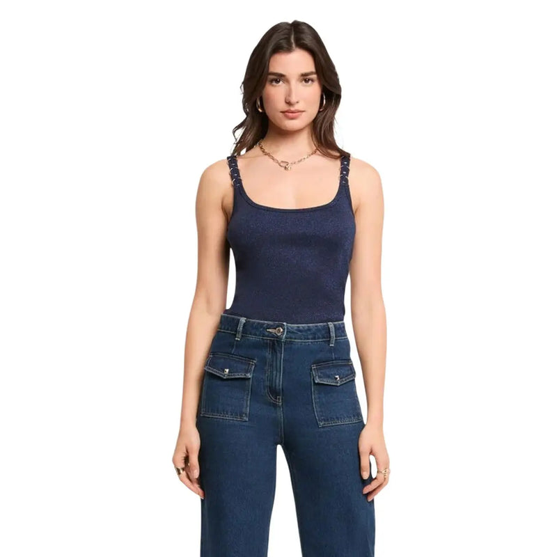 Bretelles spaghetti en viscose texturée bleu marine top avec des ornements subtils sur les bretelles par Morgan De Toi femmes