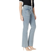 Morgan de toi women’s light-wash blue cotton denim flare jeans with classic five-pocket design and subtle stitching details