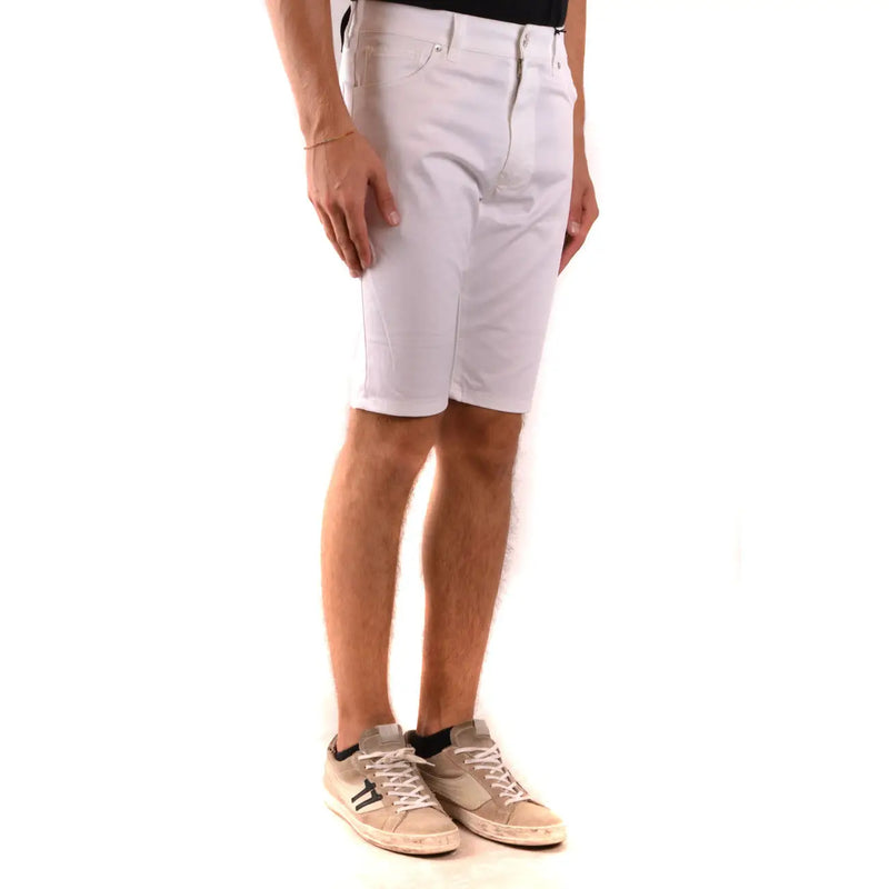 Moschino Short en coton blanc pour homme, cinq poches, fermeture boutonnée, vue de face