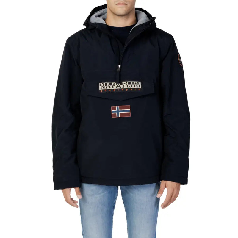 Navy blue anorak jacket with hood and norwegian flag patch, made of water-resistant material.