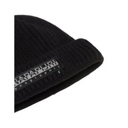 Napapijri bonnet en maille côtelée noire pour homme avec étiquette rectangulaire napapijri vue de face de la marque géographique