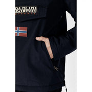 Napapijri Doudoune homme bleu marine avec écusson drapeau norvégien rouge, blanc et bleu sur la poitrine (vue de face)